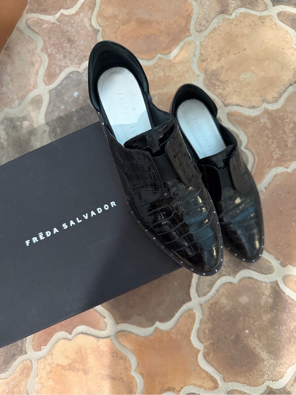 Freda Salvador WOMEN’s  Black Croc-Embossed Slip-On Loafers